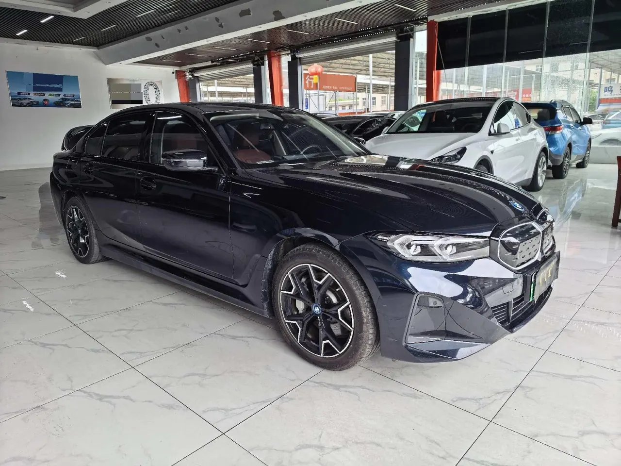 BMW 2024 i3 eDrive 40 L obsidian night suit automatic gear 3