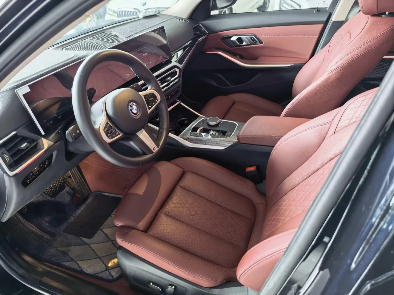 BMW 2024 i3 eDrive 40 L obsidian night suit automatic gear 4