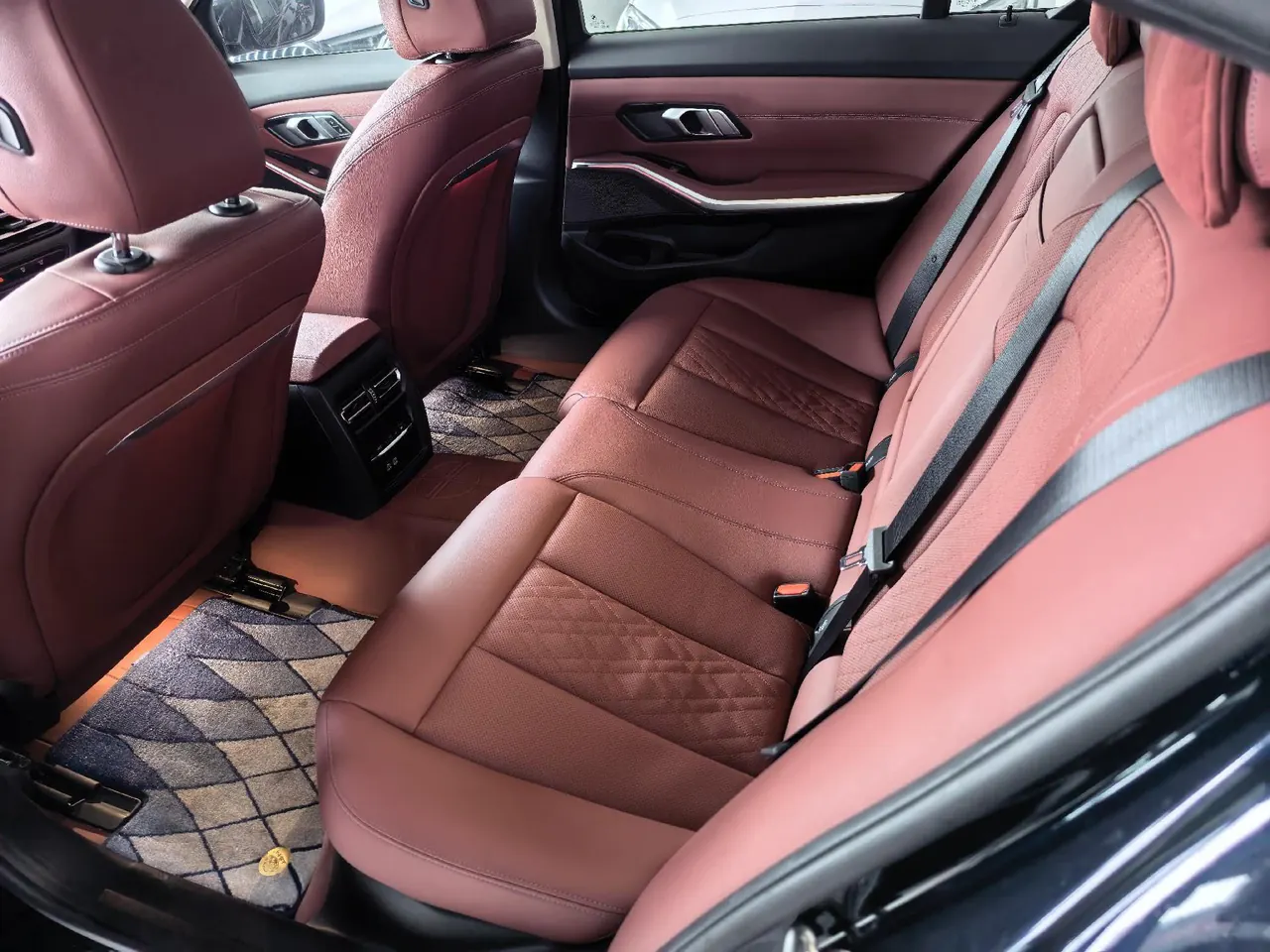 BMW 2024 i3 eDrive 40 L obsidian night suit automatic gear 6
