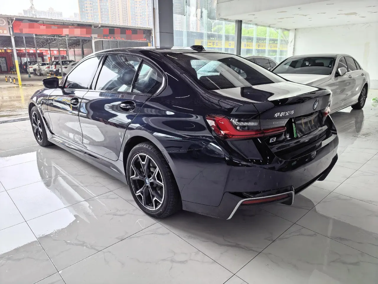 BMW 2024 i3 eDrive 40 L obsidian night suit automatic gear 7