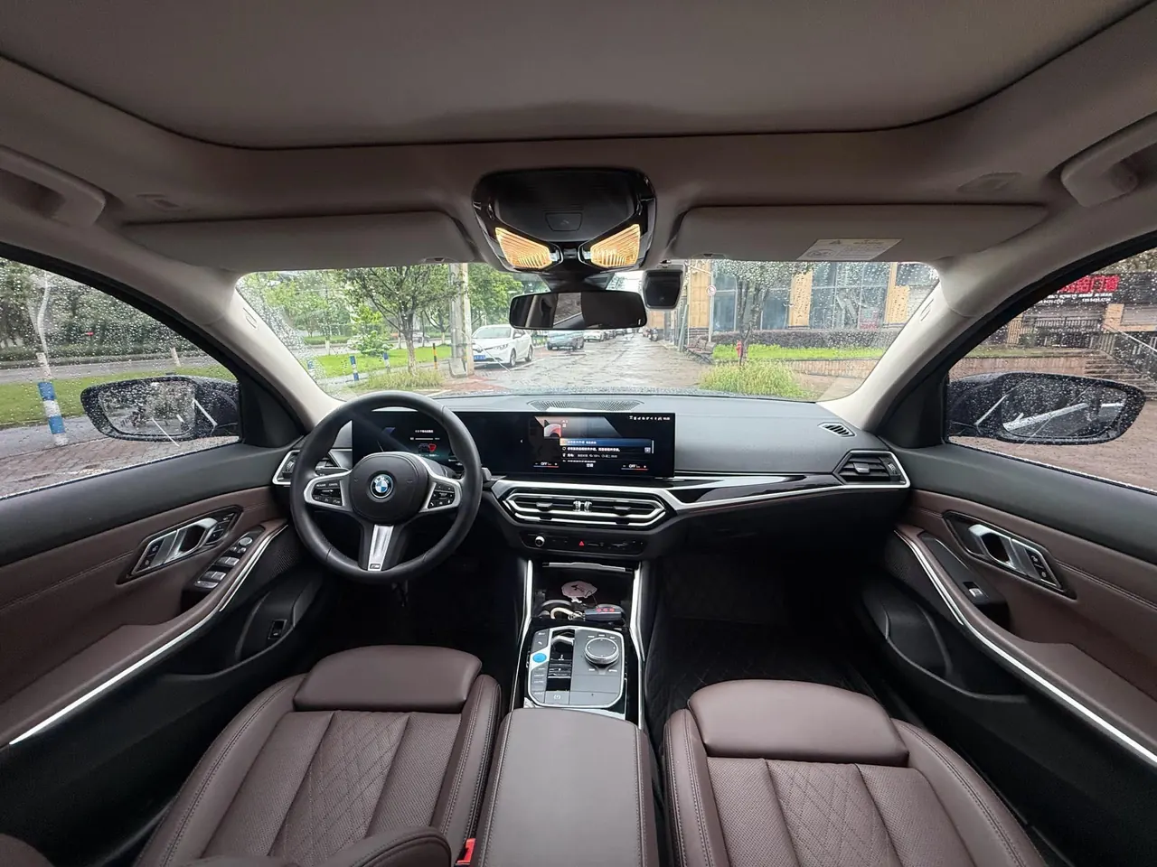 BMW 2022 i3 eDrive 35L automatic gear 10