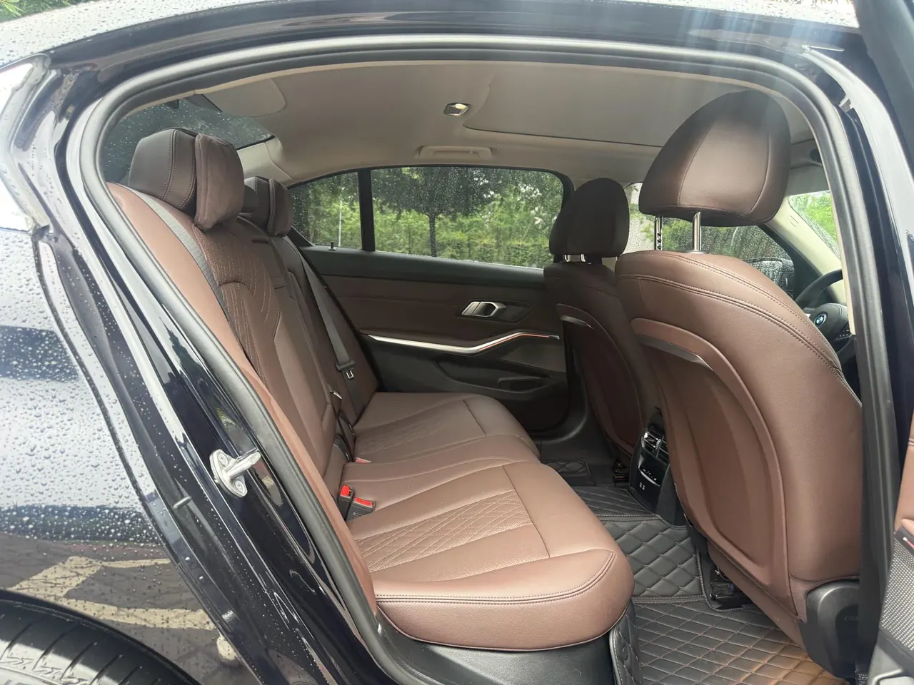BMW 2022 i3 eDrive 35L automatic gear 12