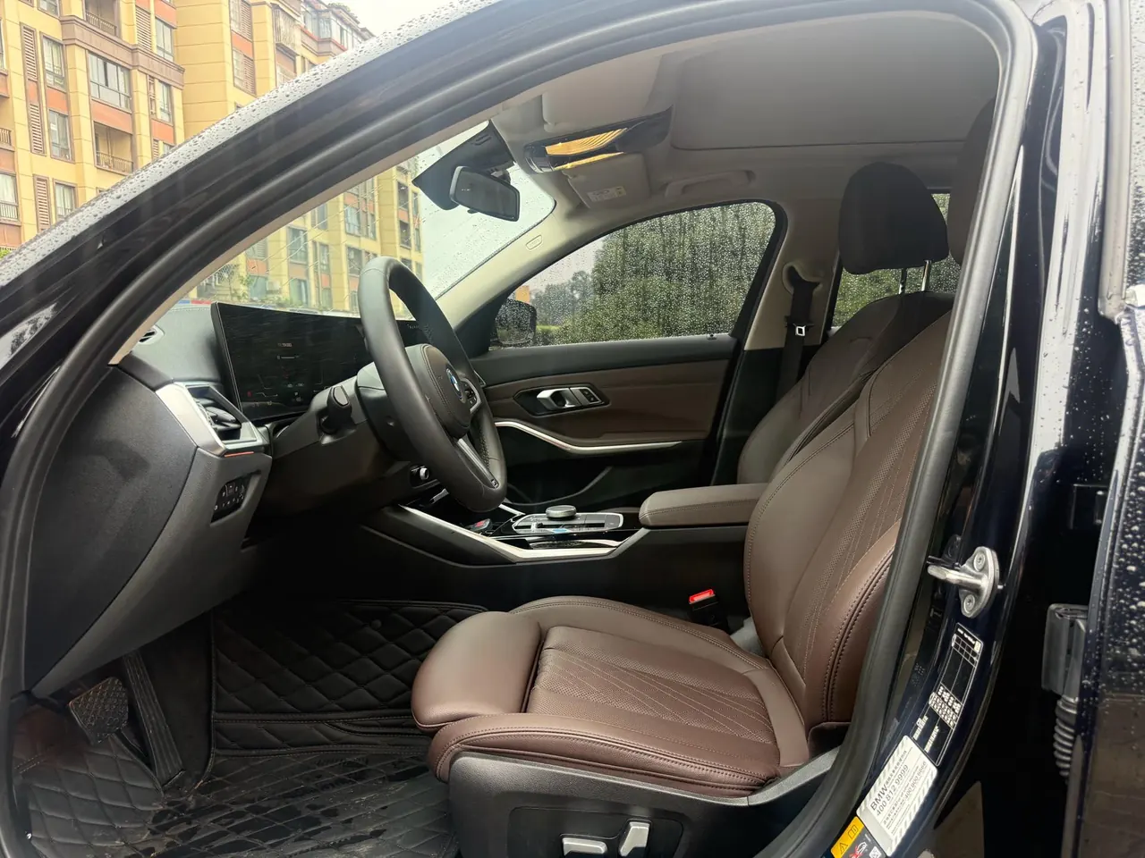 BMW 2022 i3 eDrive 35L automatic gear 8