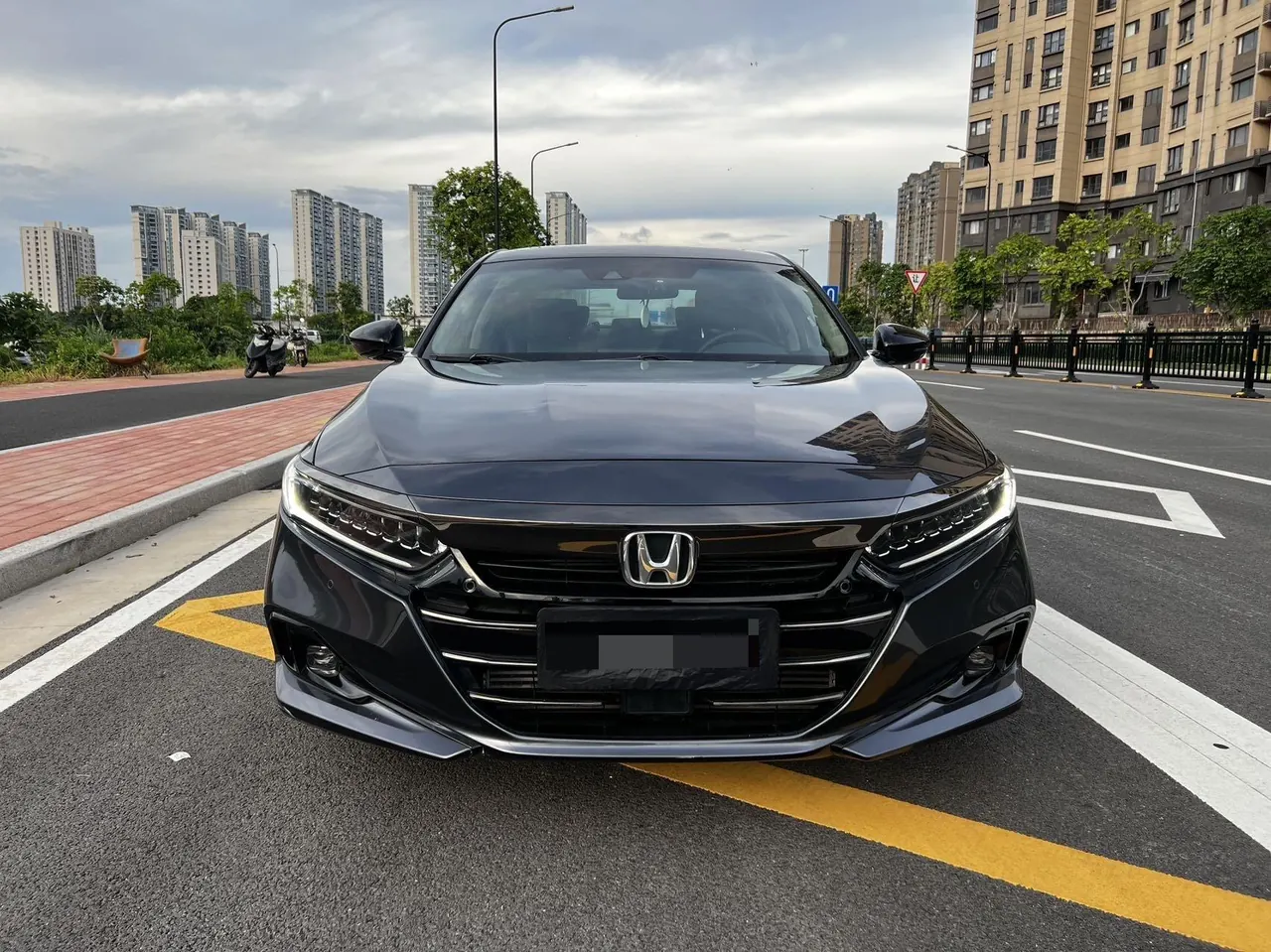 Honda 2022 10th Generation Accord 1.5T Stepless 260TURBO Magic Night Premium Edition Automatic Gear 2