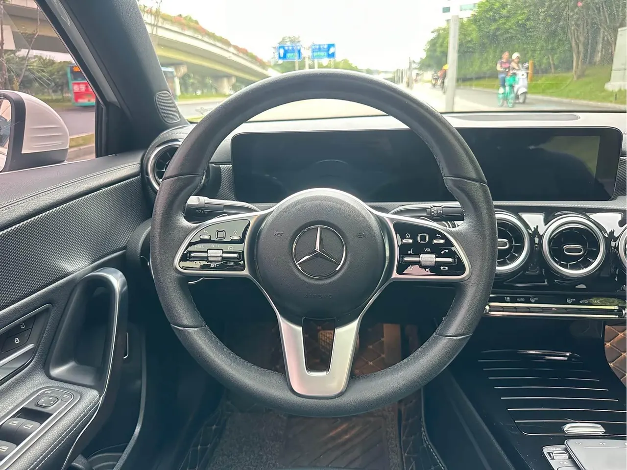 Mercedes Benz Class A 2022 A 180 L 1.3T automatic gear 14