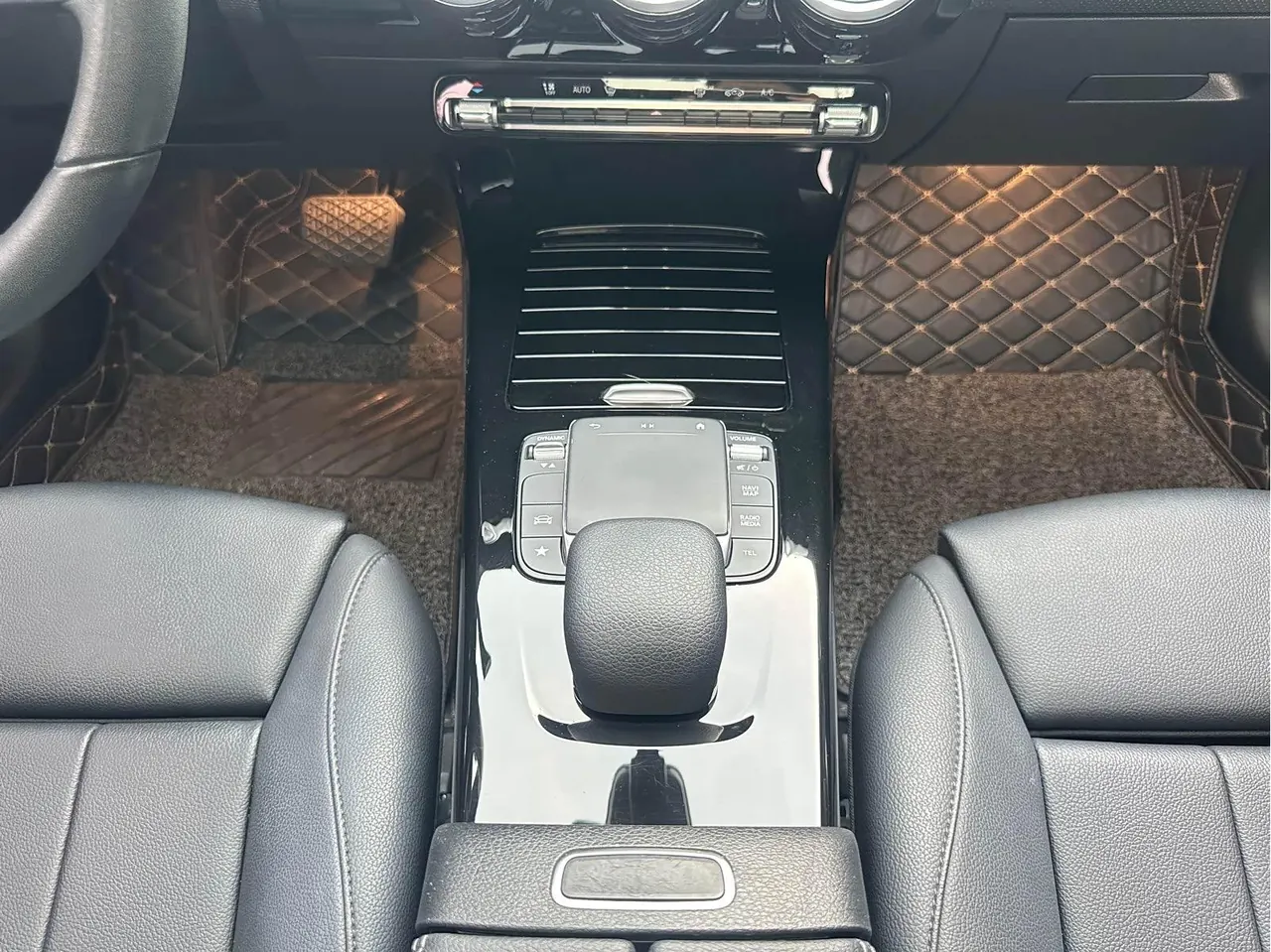 Mercedes Benz Class A 2022 A 180 L 1.3T automatic gear 16