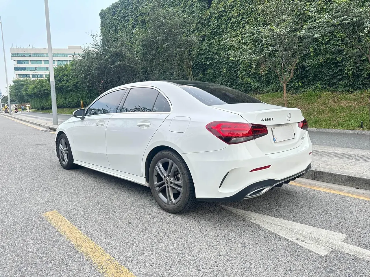 Mercedes Benz Class A 2022 A 180 L 1.3T automatic gear 3