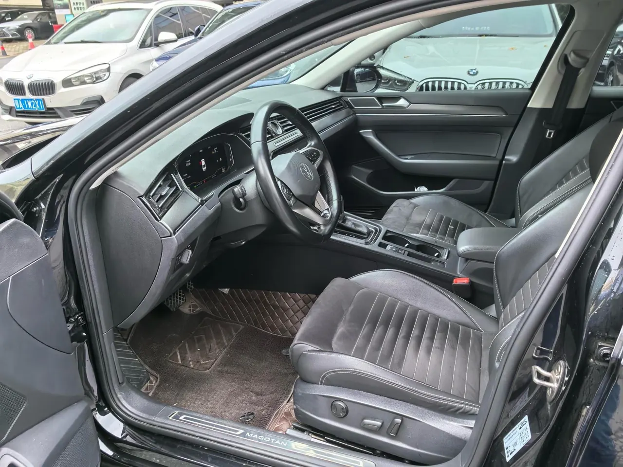 Volkswagen 2020 Magotan 2.0TSI 330TSI luxury automatic transmission 3