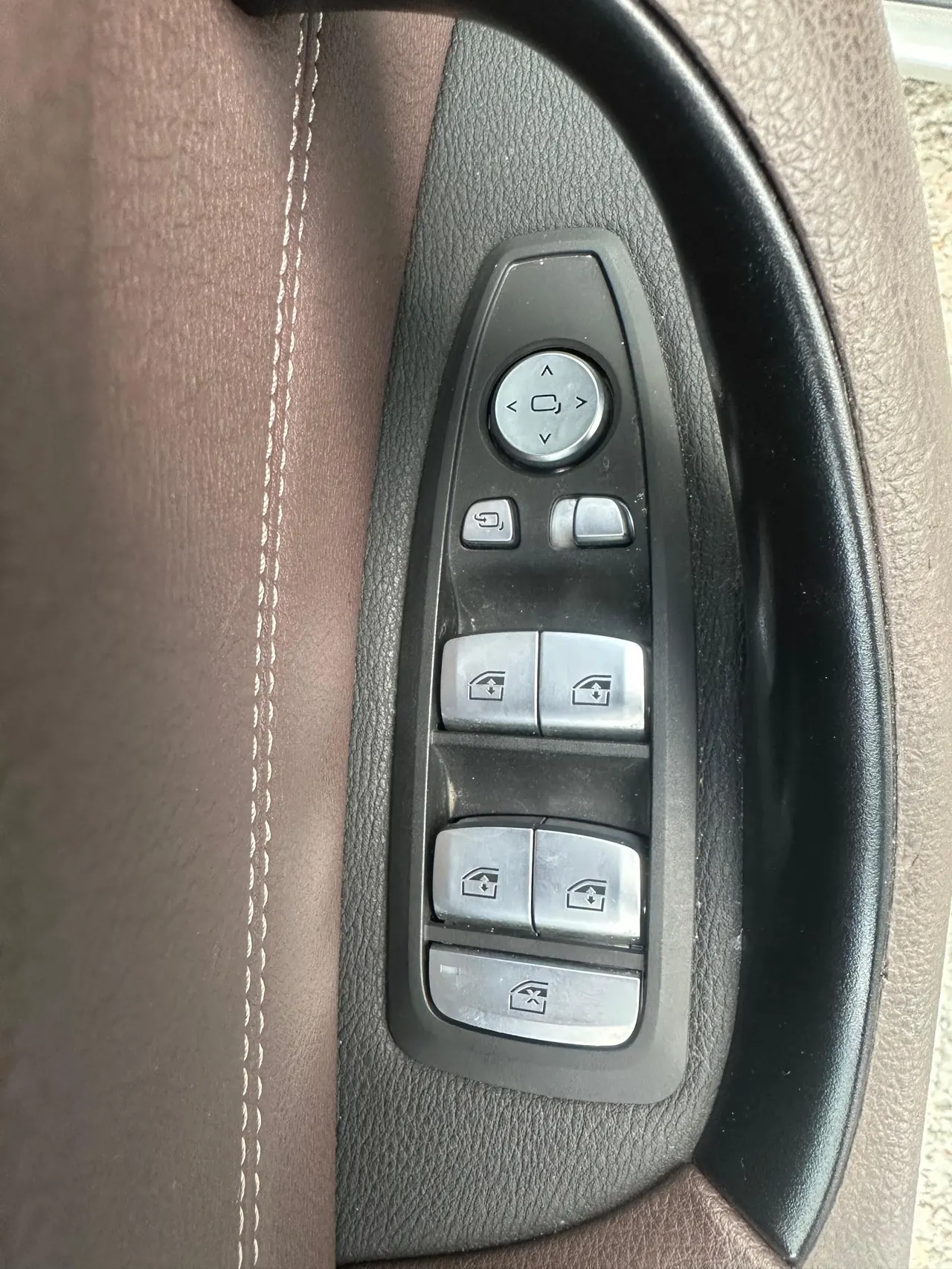 BMW 2022 X1 sDrive20Li 1.5T exclusive automatic gear 10