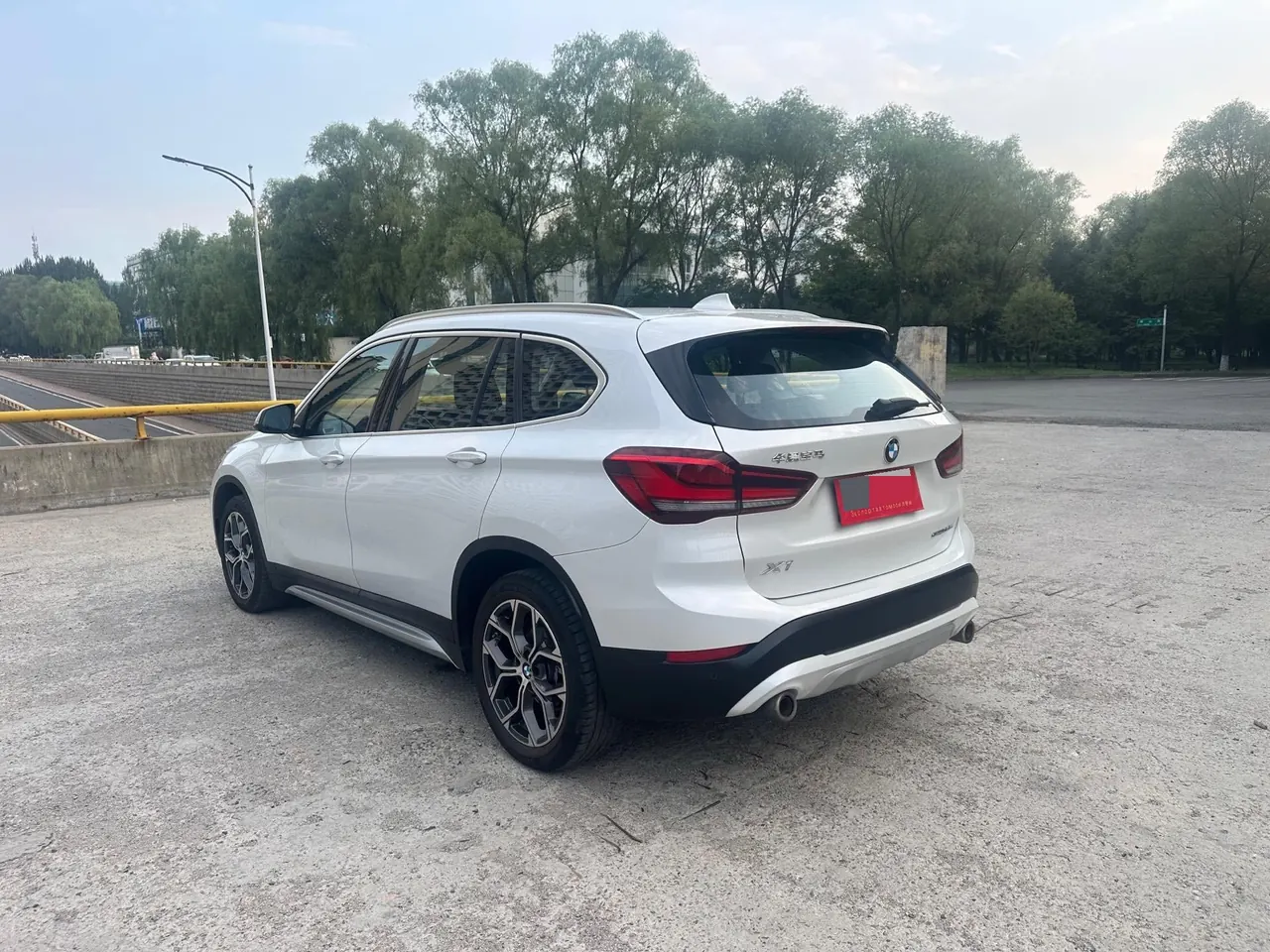 BMW 2022 X1 sDrive20Li 1.5T exclusive automatic gear 8