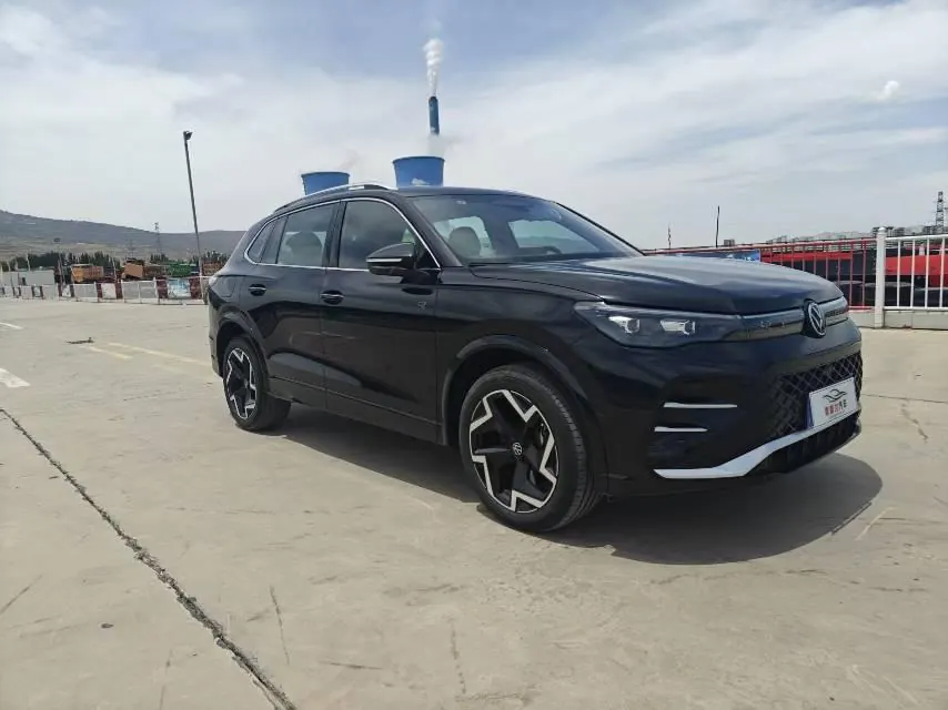 Volkswagen 2026 Tiguan L PRO 2.0TSI 380TSI Front-Wheel-Drive R-Line Prestige Automatic 3