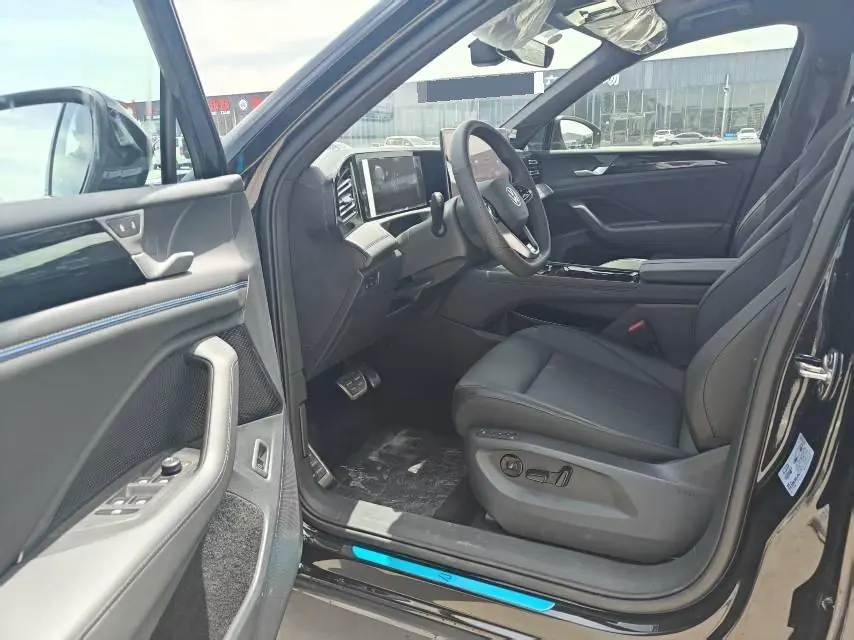Volkswagen 2026 Tiguan L PRO 2.0TSI 380TSI Front-Wheel-Drive R-Line Prestige Automatic 4