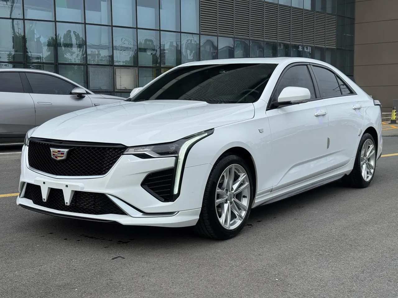 Cadillac 2020 CT4 2.0T 28T fashion automatic gear - View 1