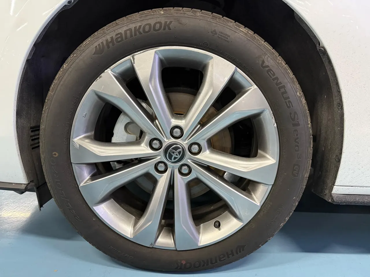 Toyota 2024 Sai 2.5 Stepless Premium Edition Automatic Gear 11