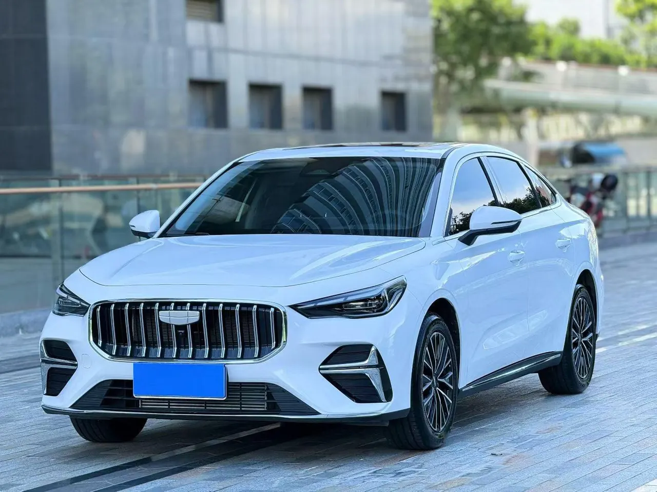 Geely 2026 emgrand -3-compartment 1.5T honorable automatic gear - View 1