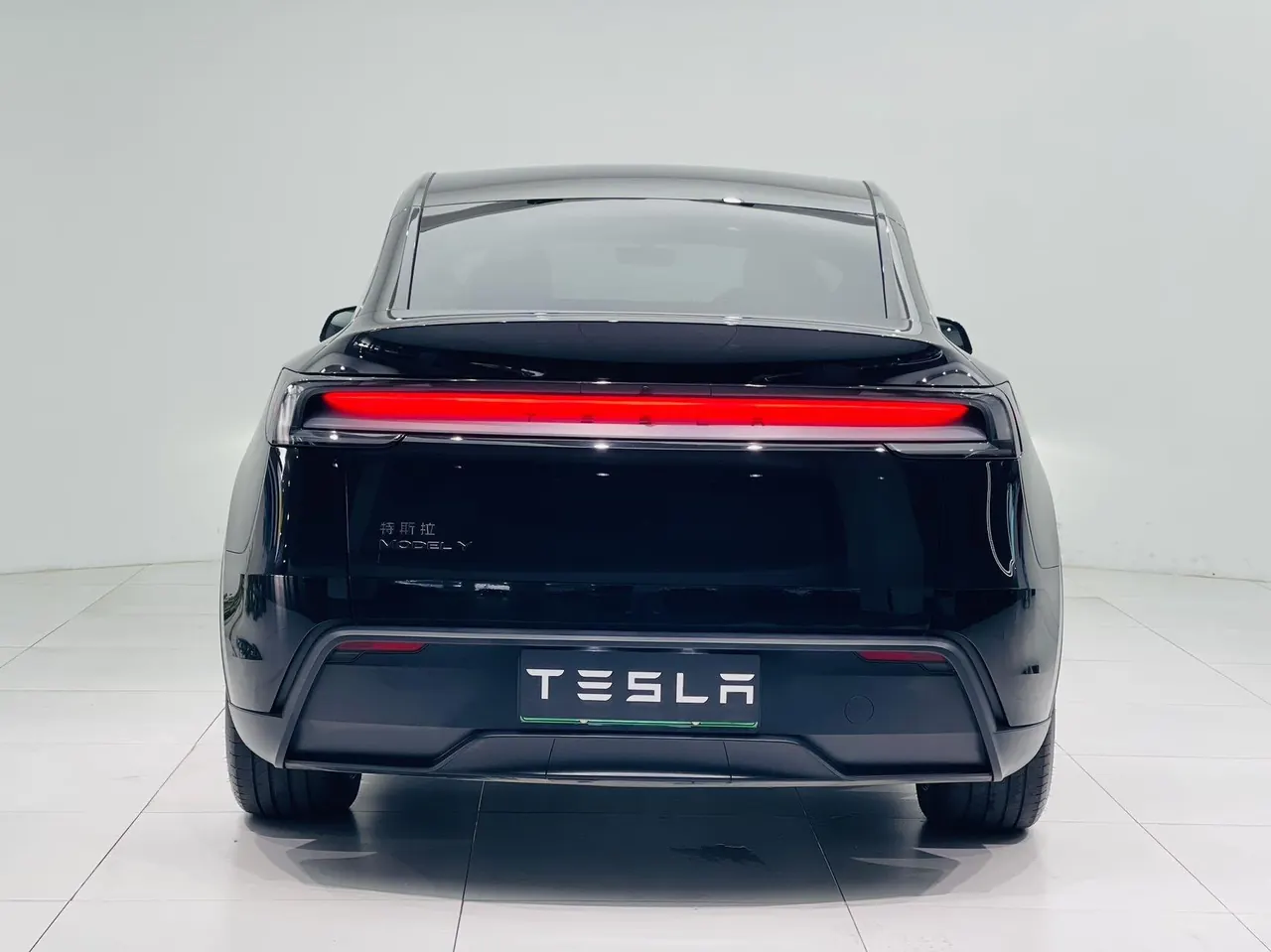 Tesla 2026 Model Y Rear-Wheel-Drive Automatic 4