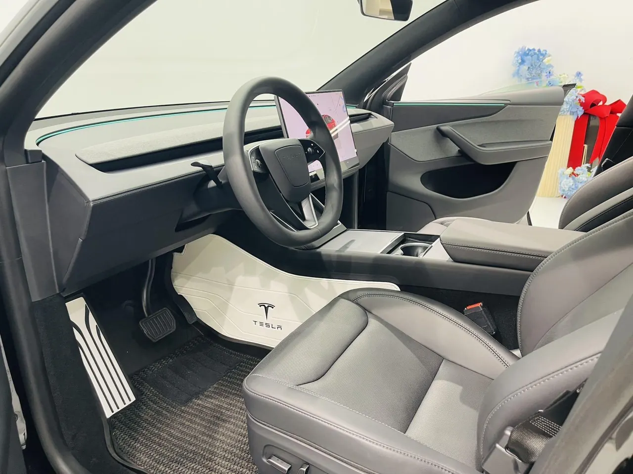 Tesla 2026 Model Y Rear-Wheel-Drive Automatic 8