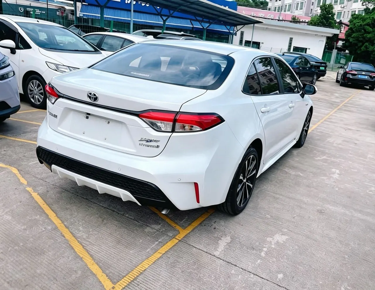 Toyota 2022 Lei Ling Shuangqing 1.8H Stepless Sports Edition Automatic Gear 4