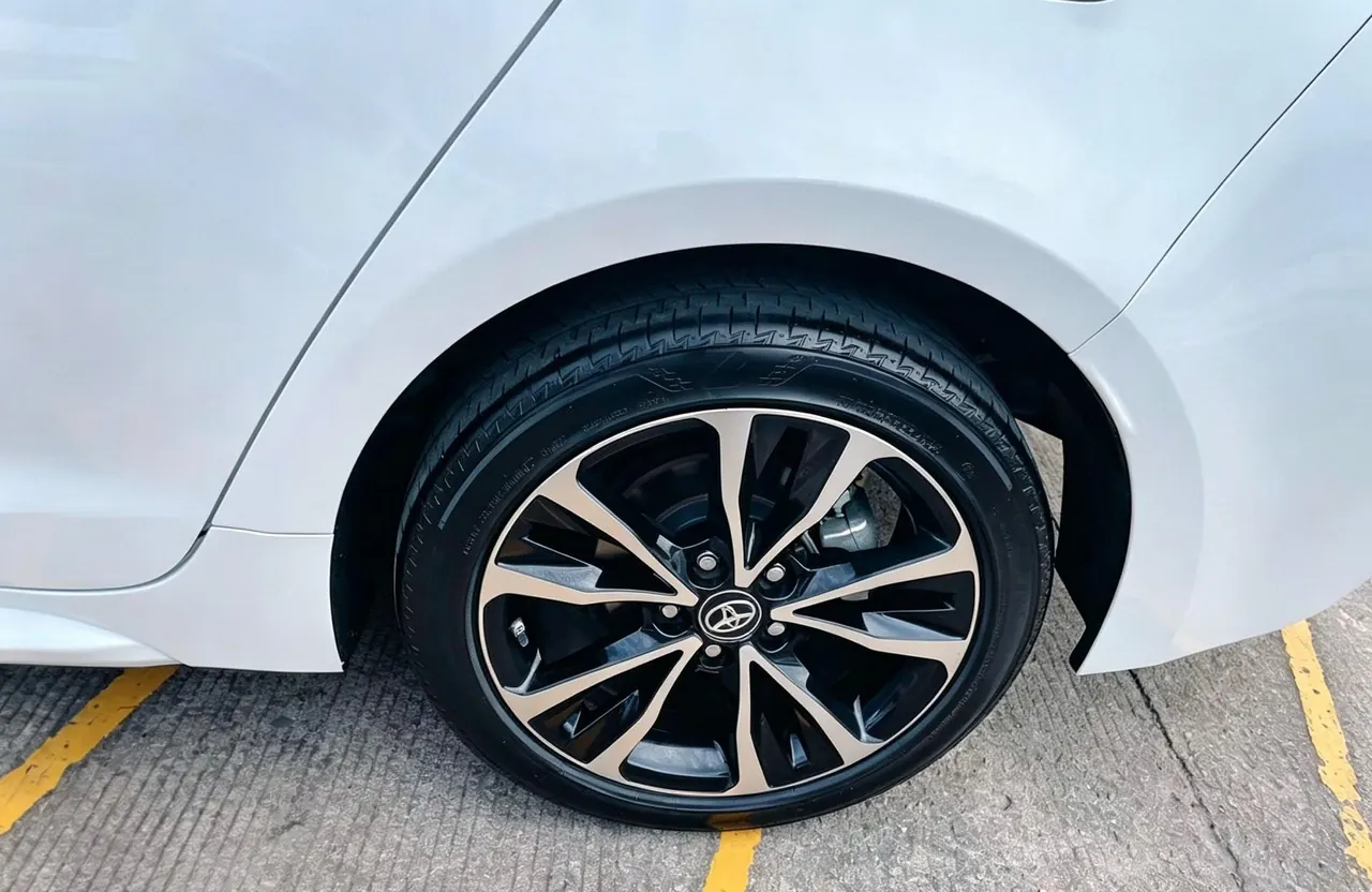 Toyota 2022 Lei Ling Shuangqing 1.8H Stepless Sports Edition Automatic Gear 6