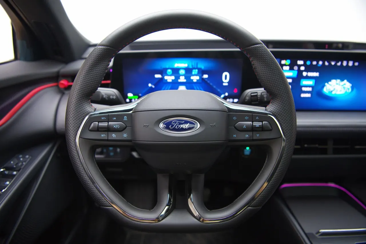 Ford 2024 Mondeo HYBRID 2.0T Stepless Sports Edition ST-Line Automatic Gear 5