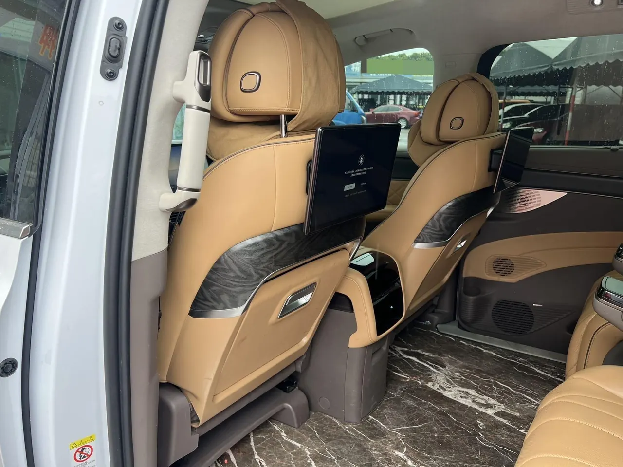 Denza 2022 Denza D9 DM-i 1.5T stepless 970 four-wheel drive flagship automatic gear 4