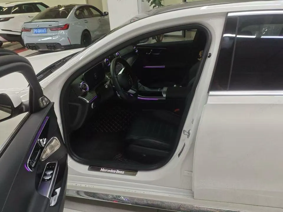 Mercedes Benz Class C 2023 C 260 L 48V 1.5T Automatic 3