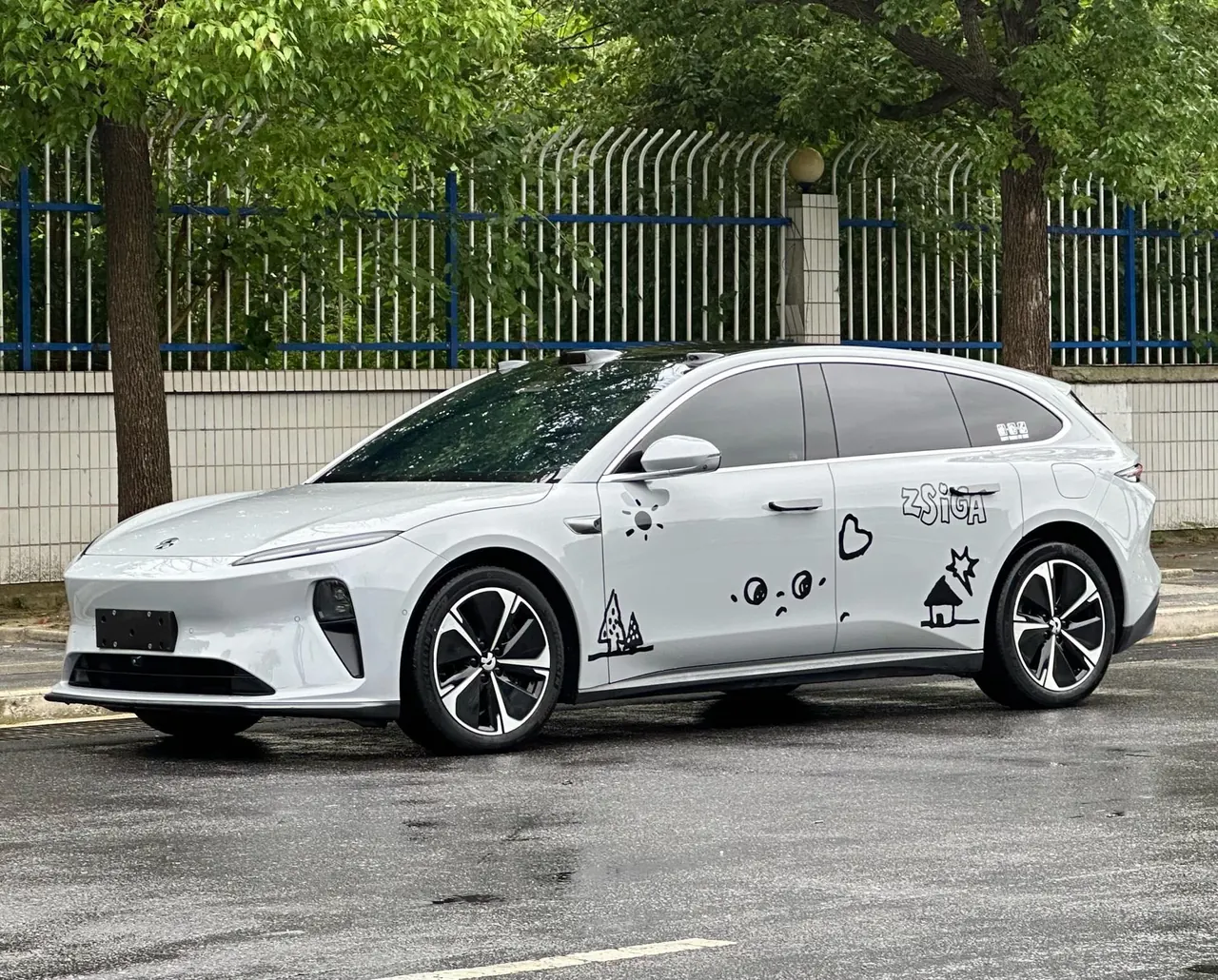NIO 2023 ET5T 75kWh Touring automatic - View 1