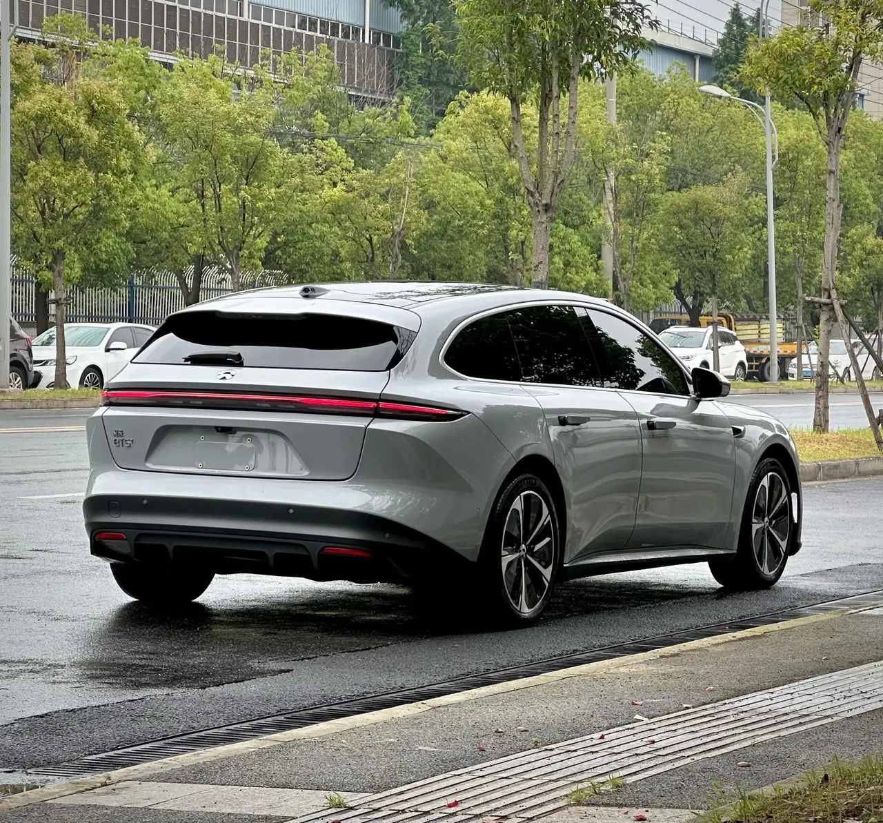 NIO 2023 ET5T 75kWh Touring automatic 5