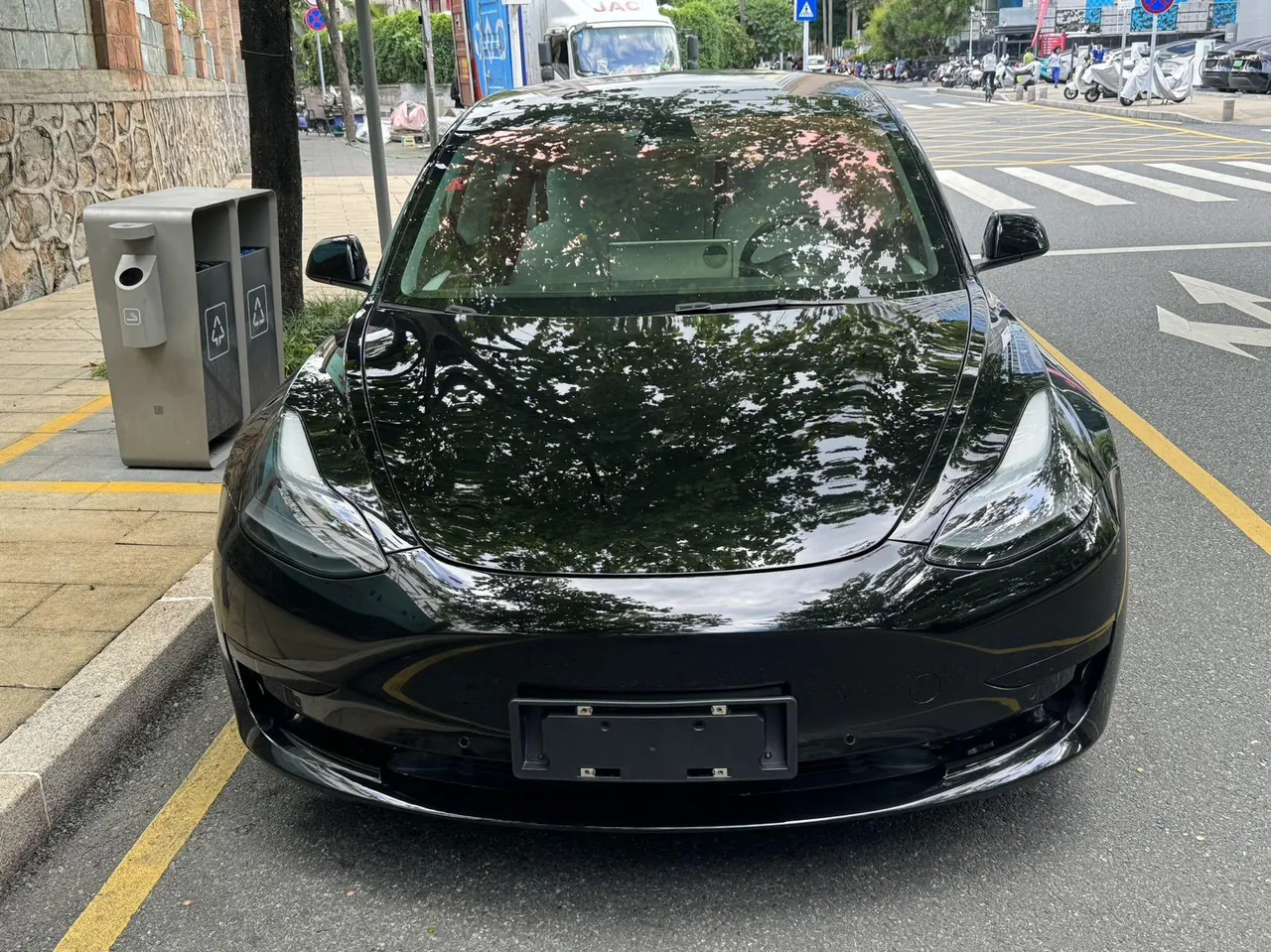 Open image lightbox: Tesla 2022 Model 3 rear-wheel drive version of automatic transmission
