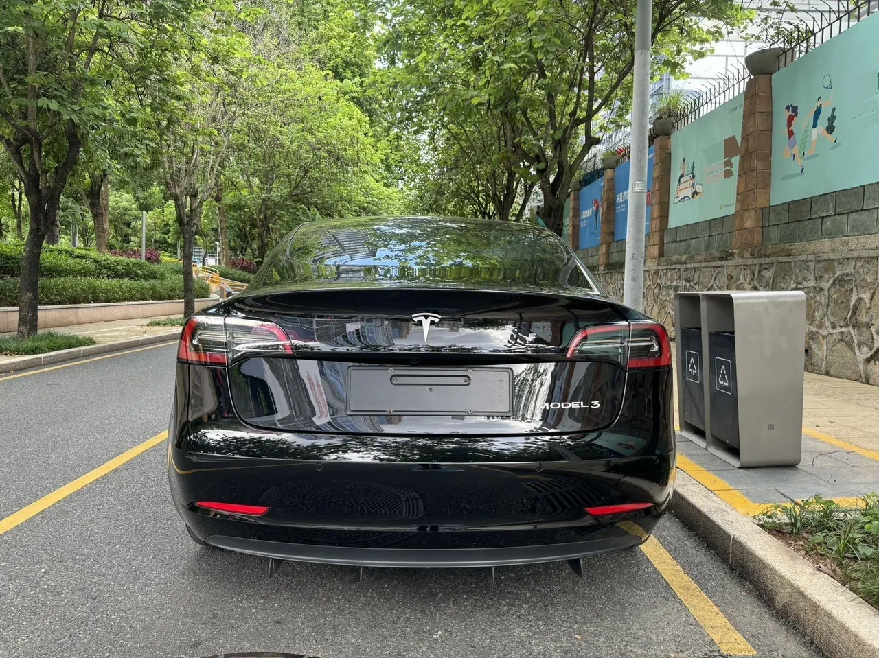 Tesla 2022 Model 3 rear-wheel drive version of automatic transmission 3