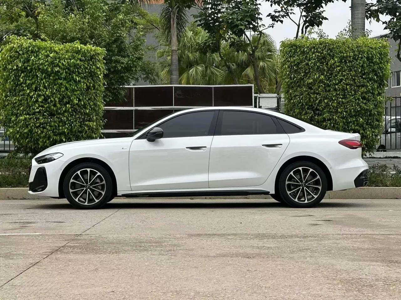 Audi 2026 A5L 2.0T Sport Plus Automatic 9