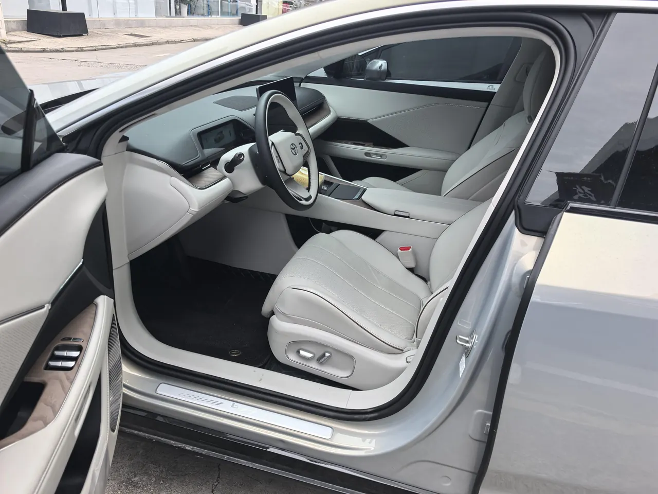 Toyota 2026 Platinum Intelligence 7 600 Pro Automatic Gear 3