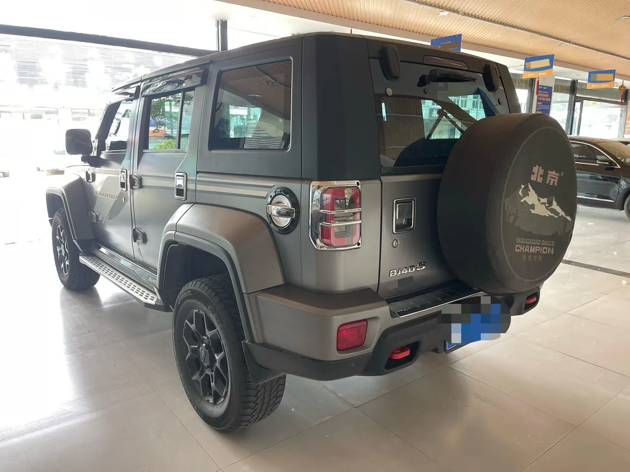 Beijing 2022 BJ40 2.0T Four-wheel Drive Ring Tower Champion Edition Automatic Gear 2