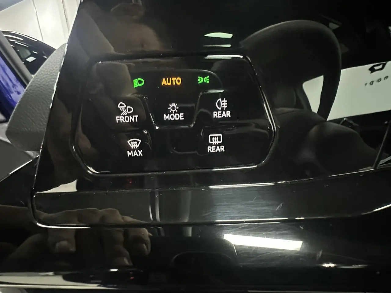 Volkswagen 2023 Golf 8 R-Line 1.4TSI 280TSI Automatic 19
