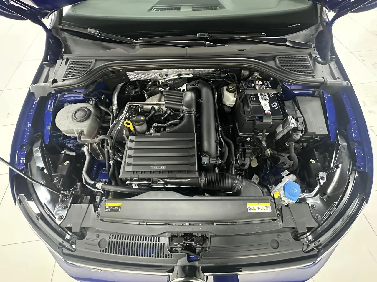 Volkswagen 2023 Golf 8 R-Line 1.4TSI 280TSI Automatic 8