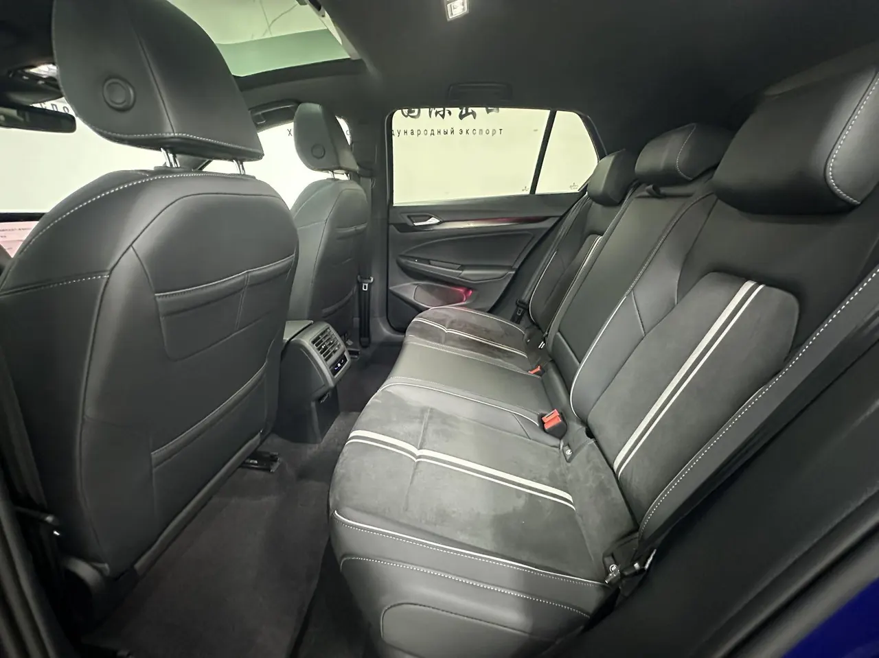 Volkswagen 2023 Golf 8 R-Line 1.4TSI 280TSI Automatic 9