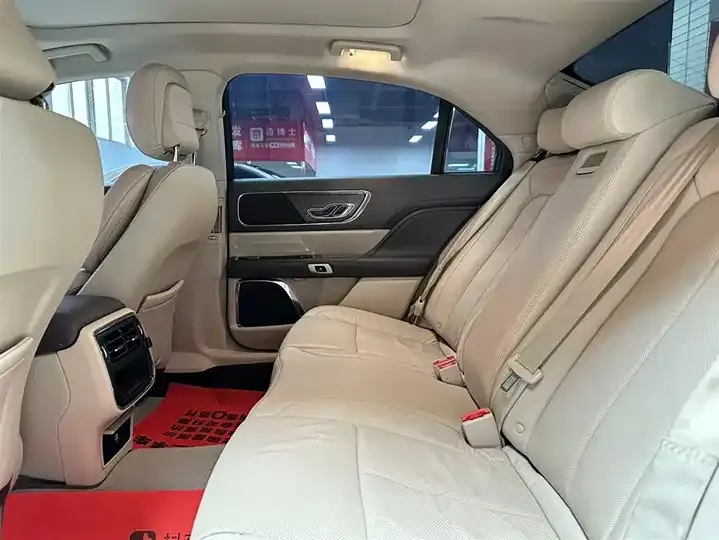 Lincoln mainland 2019 2.0T two-wheel drive elegant version of the country VI 8