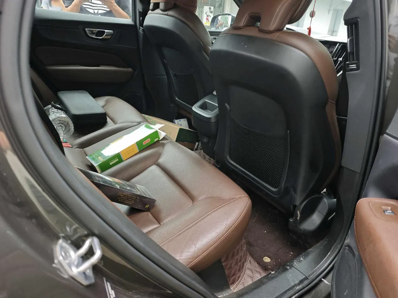 Volvo 2022 XC60 48V 2.0T B5 4-wheel-drive Zhiyi Deluxe Edition Automatic Gear 4