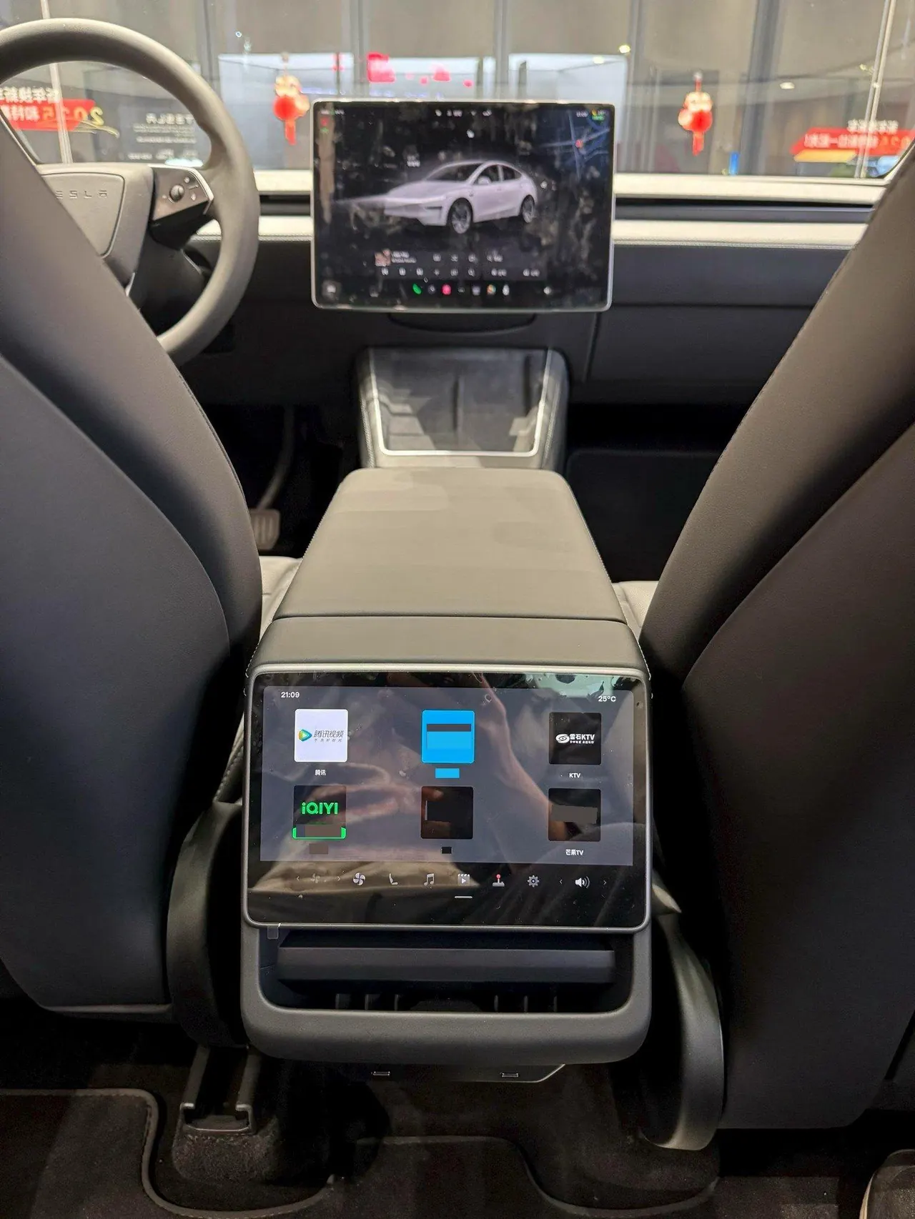Tesla 2026 Model Y Rear-Wheel-Drive Automatic 3