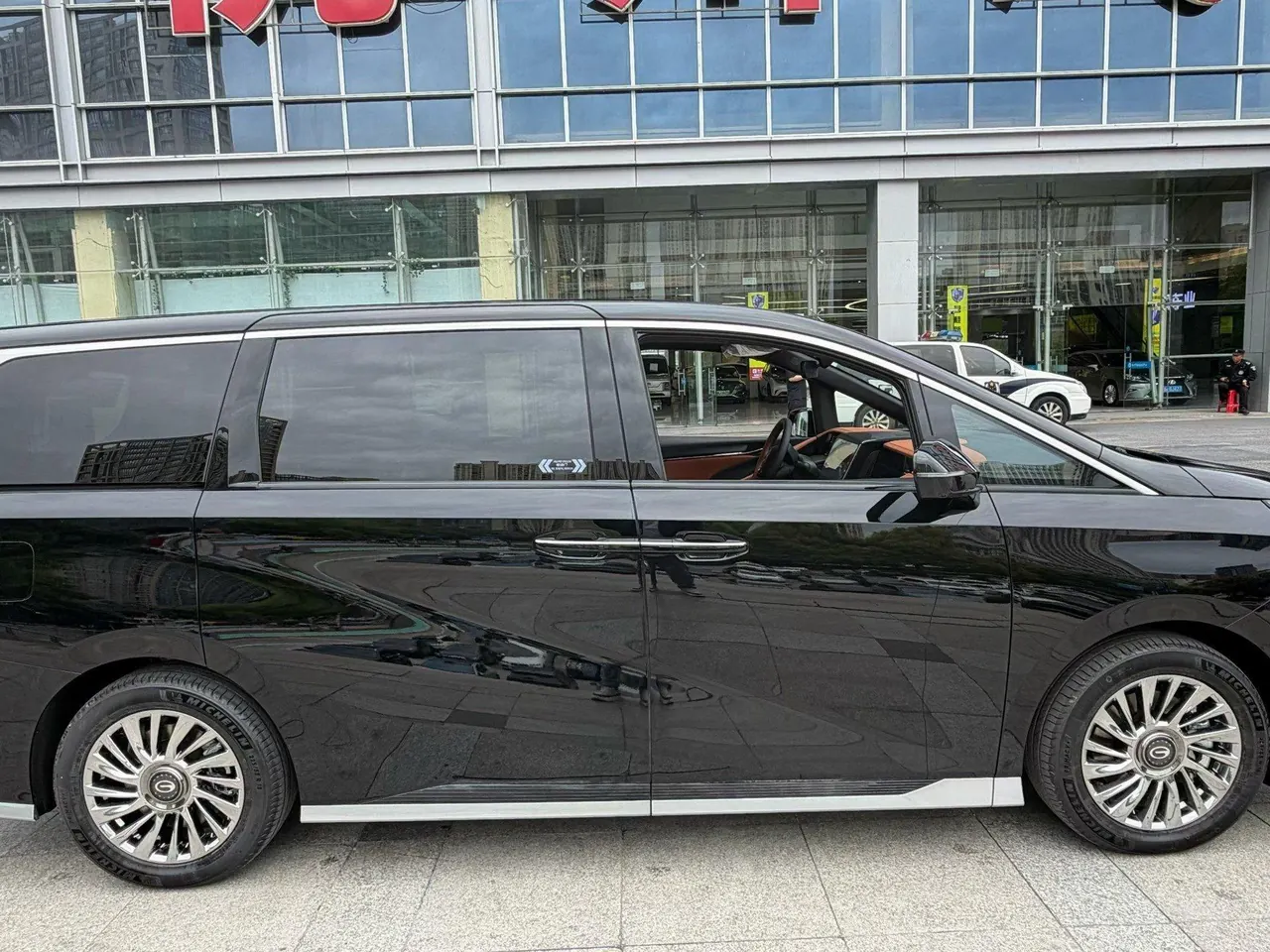 Chuanqi 2026 M8 Double Engine 2.0T Extreme Edition Automatic Gear 4