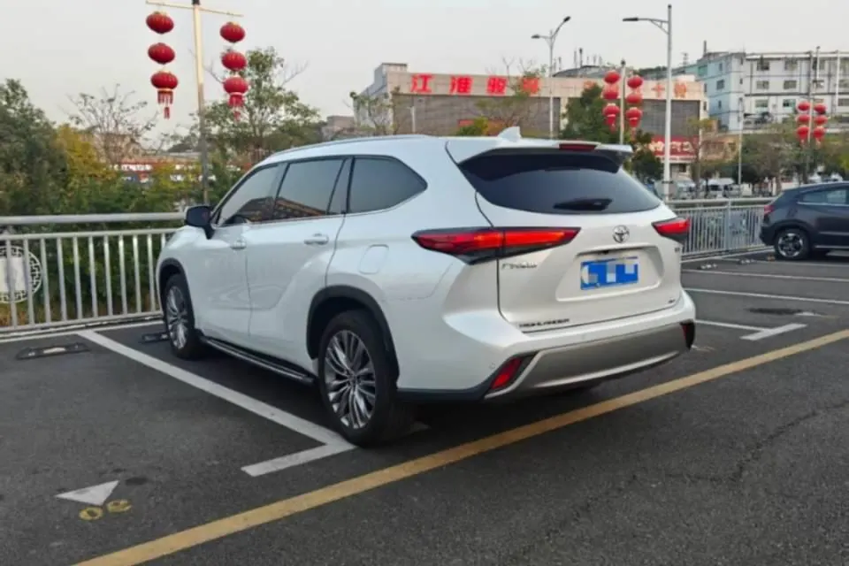 Toyota 2022 Highlander 2.0T 380T 4-wheel drive premium version 7-seat automatic gear 7