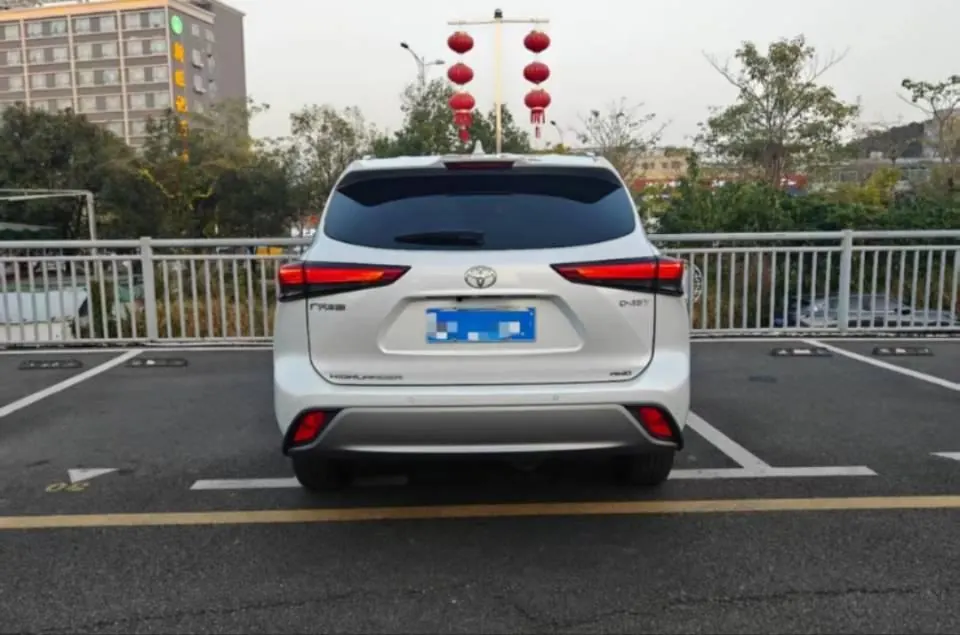 Toyota 2022 Highlander 2.0T 380T 4-wheel drive premium version 7-seat automatic gear 8