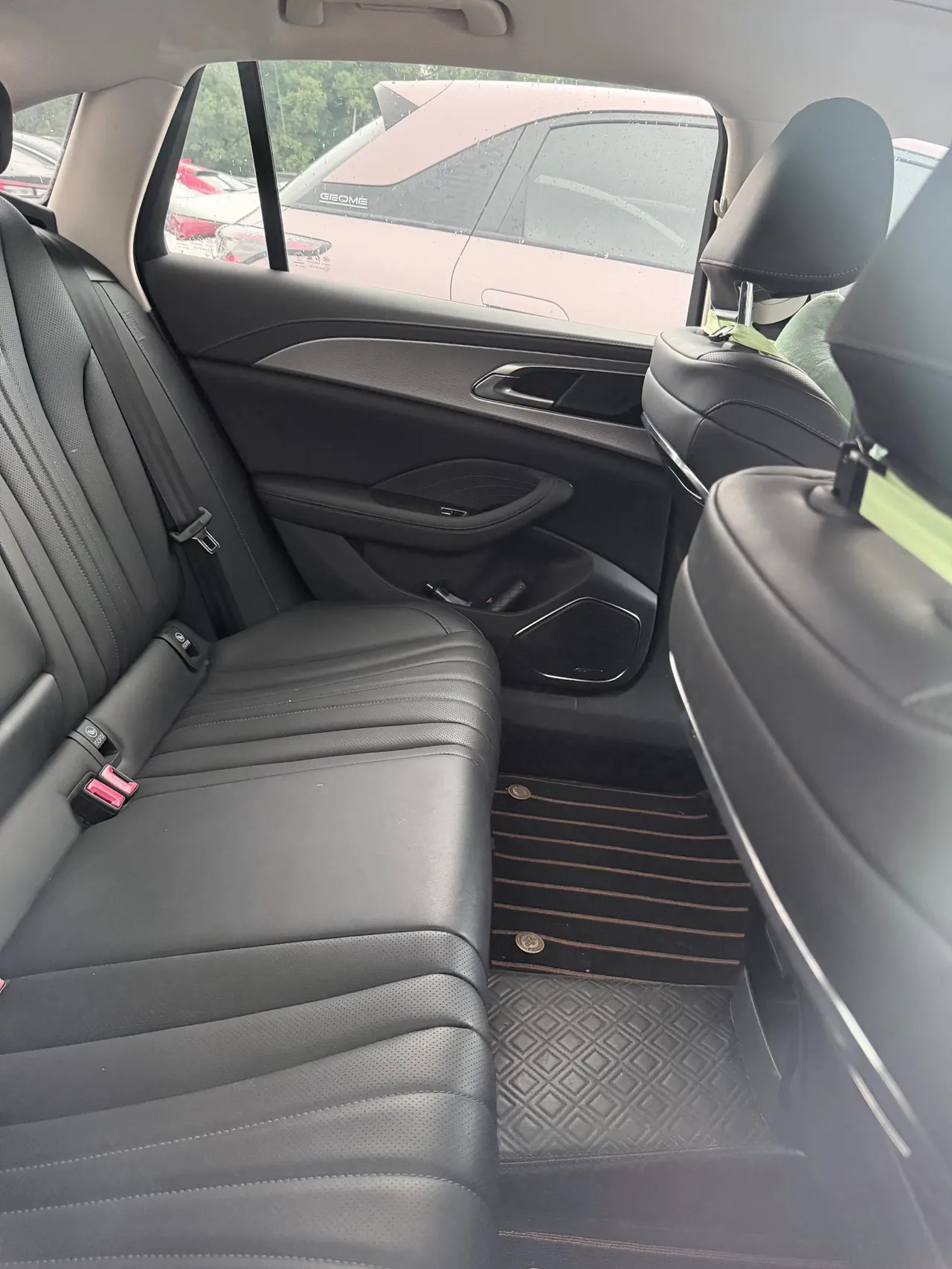 HongQi 2023 H5 2.0T Zhilian Flag Edition Automatic Gear 8