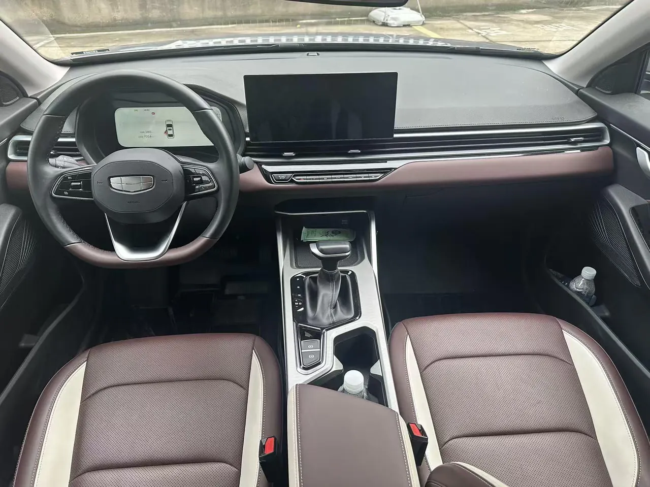 Geely 2026 Emgrand-Sanxiang 1.5 Stepless 4 million Commemorative Excellent Automatic Transmission 4