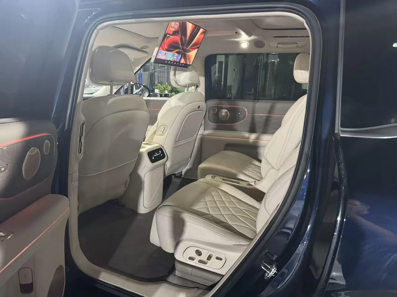 IM 2026 IM LS9 66 Ultra Automatic 3
