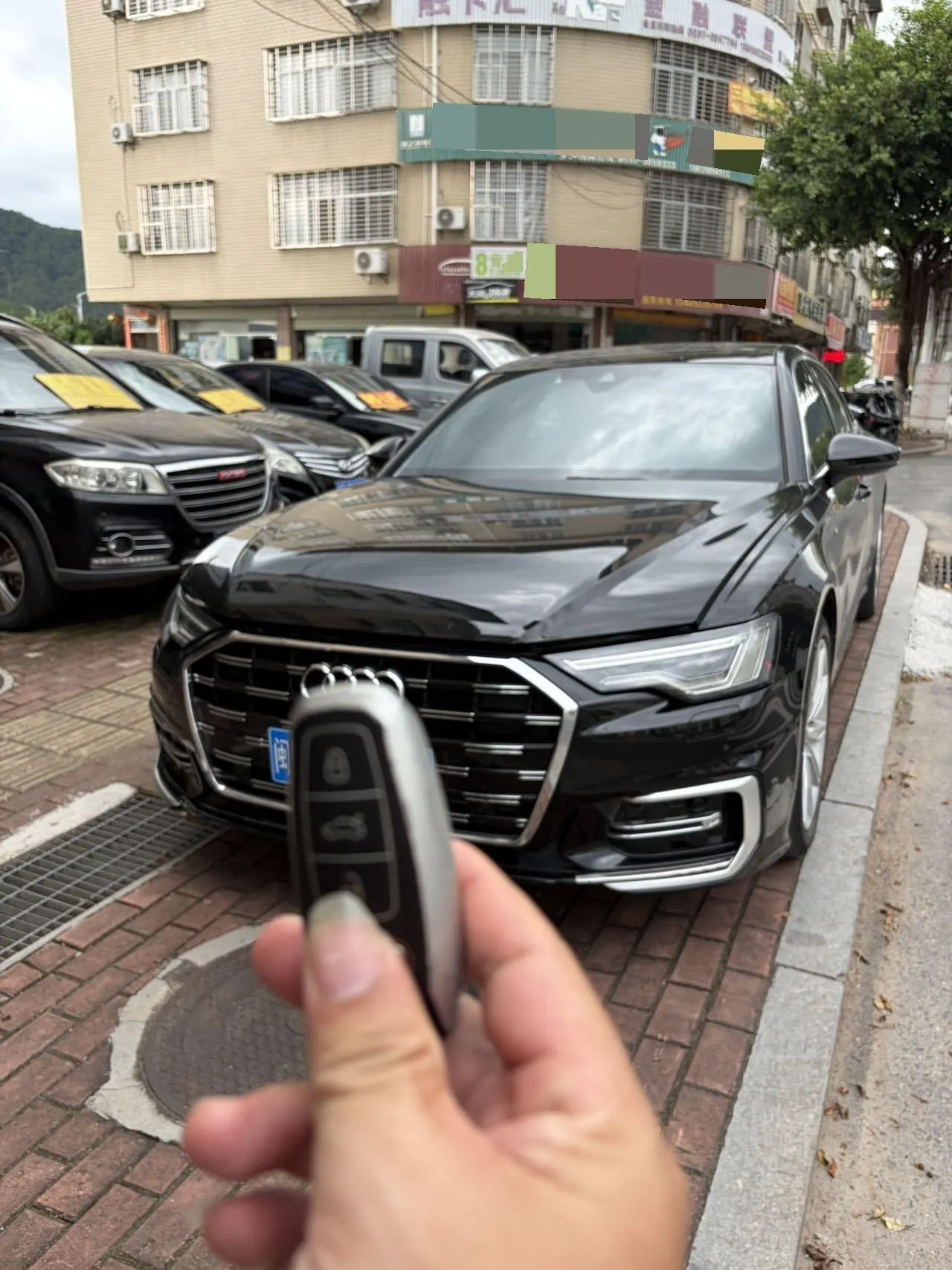 Audi 2023 A6L 2.0TFSI 45TFSI Zhenzhiya Automatic Gear - View 1
