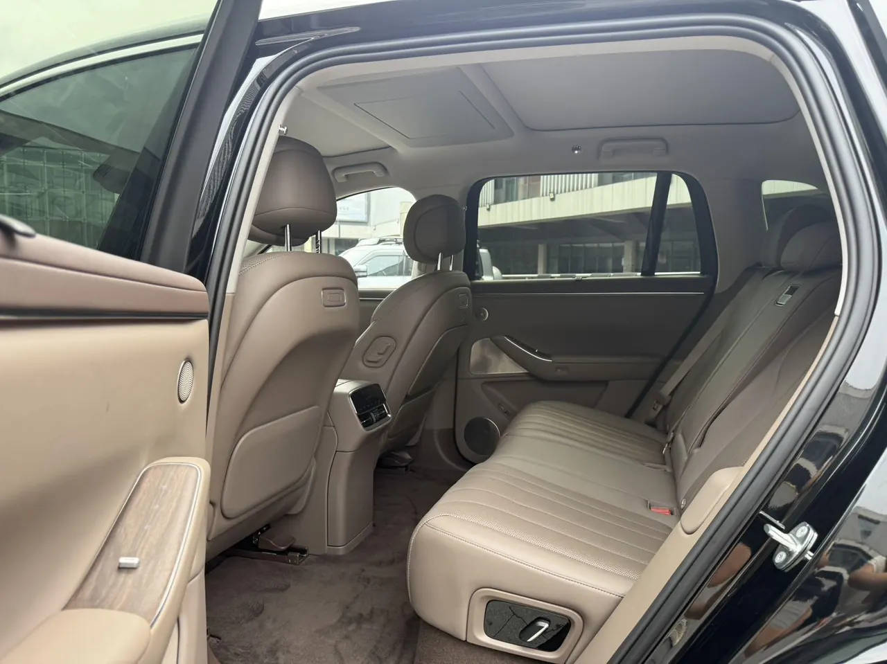AITO 2026 AITO M7 extended range Ultra 4-wheel drive version 5 (192-line laser Radar) automatic gear 5