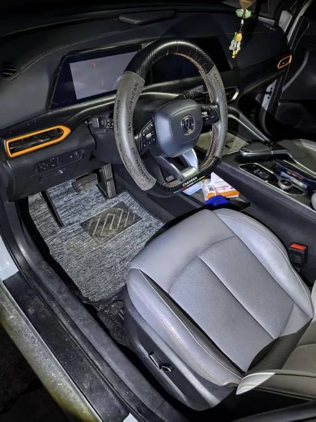 ChangAn 2022 UNI-T 1.5T Flagship Automatic Gear 2
