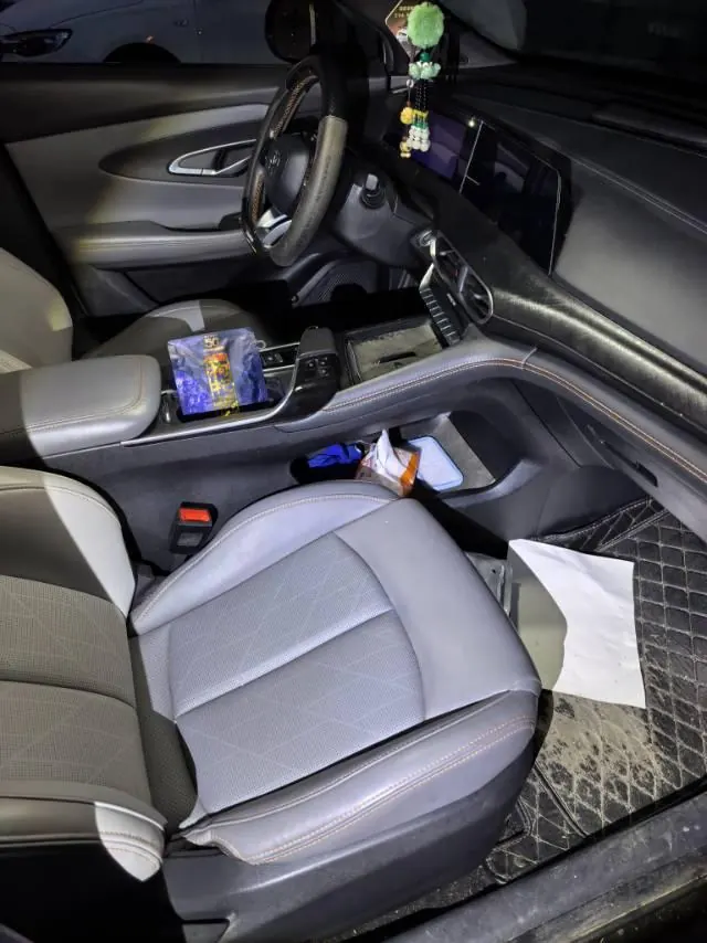 ChangAn 2022 UNI-T 1.5T Flagship Automatic Gear 3