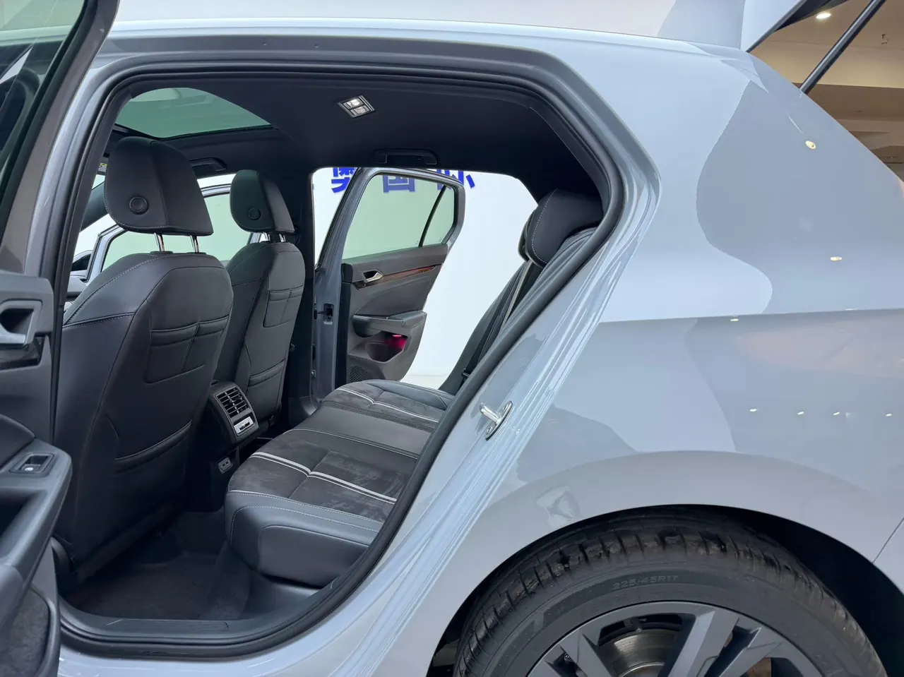 Volkswagen 2023 Golf 8 R-Line 1.4TSI 280TSI Lite (Modified) Automatic Gear 8